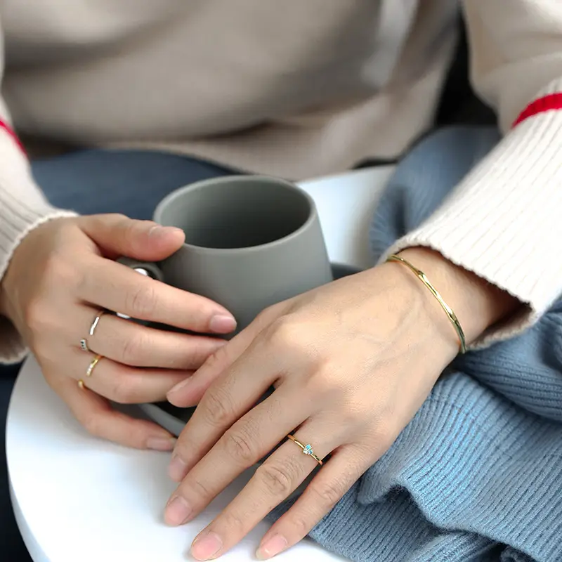 Irregular Golden Glitter Open Bracelet for Women - Image 5