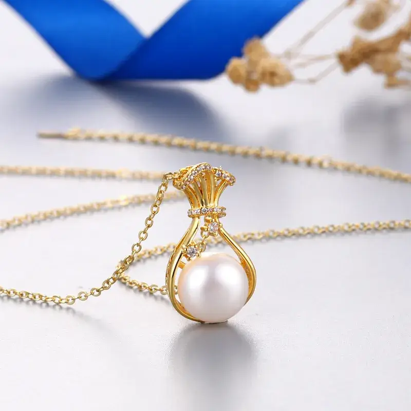 Gold Pearl Pendant Necklace with Elegant Design - Image 7