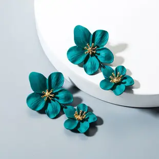 Black Flower Earrings for Women Silver Pin Earrings — feature 17