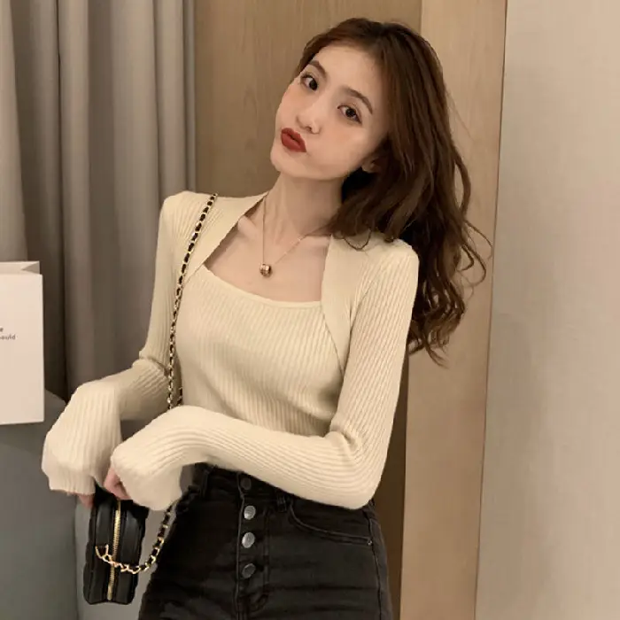 Women's Long Sleeve Knit U-Neck Top Grey - Image 4