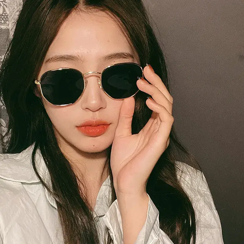 Polarized Sunglasses for Men Women Gold Frame - Image 4