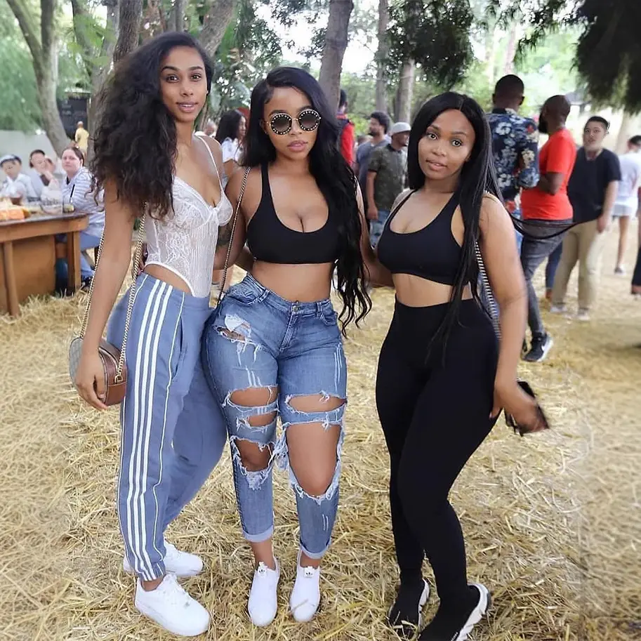 Women Ripped Denim Skinny Pants Black Top White Top Streetwear Set - Image 2