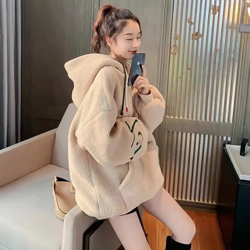Lamb Wool Hooded Coat Women Loose Winter Embroidered - Image 2