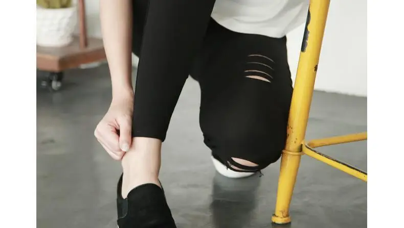 Plus Size Black Holes Leggings 100kg No Snagging — feature 5