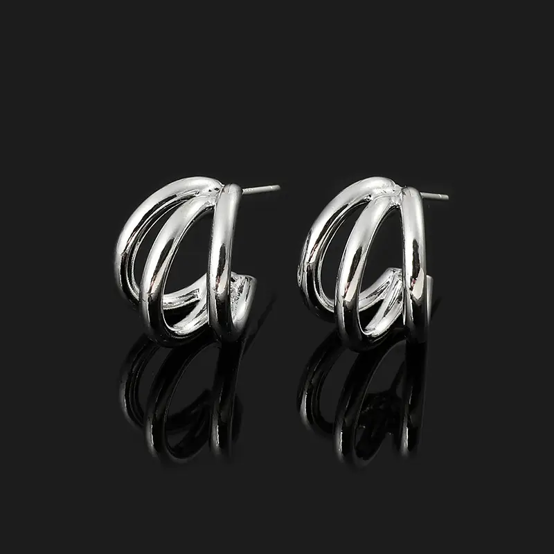 Gold Metallic Ear Clips for Women - 2 Pcs Simple European Design - Image 3