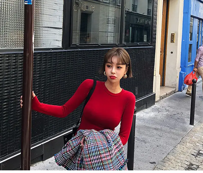 Red Long Sleeve Women's T-Shirt Slim Fit Solid Color — feature 8