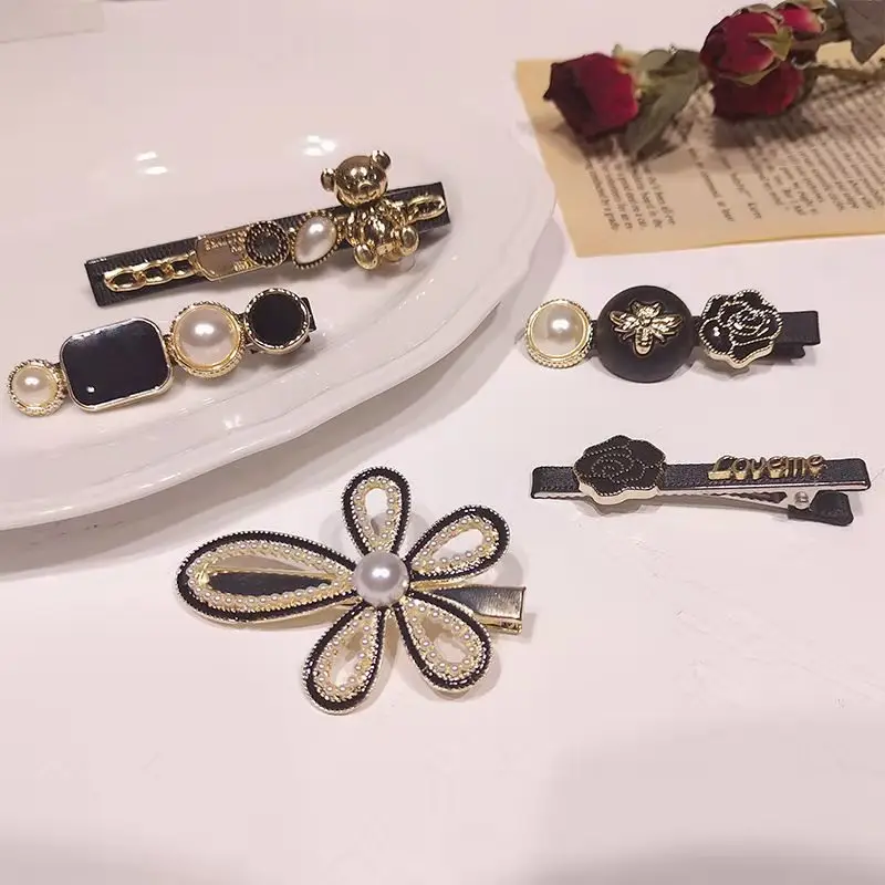 Elegant Bear & Flower Hairpin Set for Women - Image 3