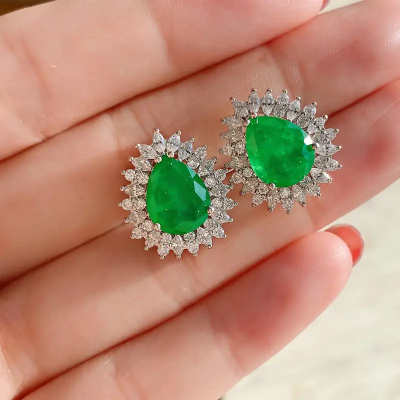Elegant Emerald Earrings with Micro-inlaid Diamonds - Image 2