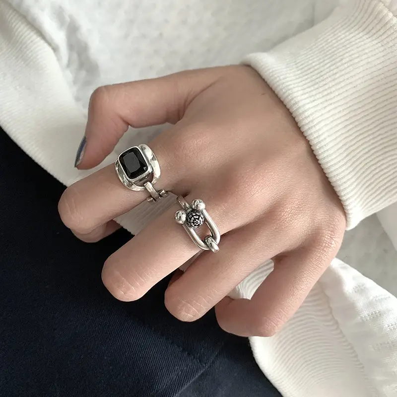 Retro Geometric Silver Ring for Women European Hip Hop Chain Buckle - Image 4
