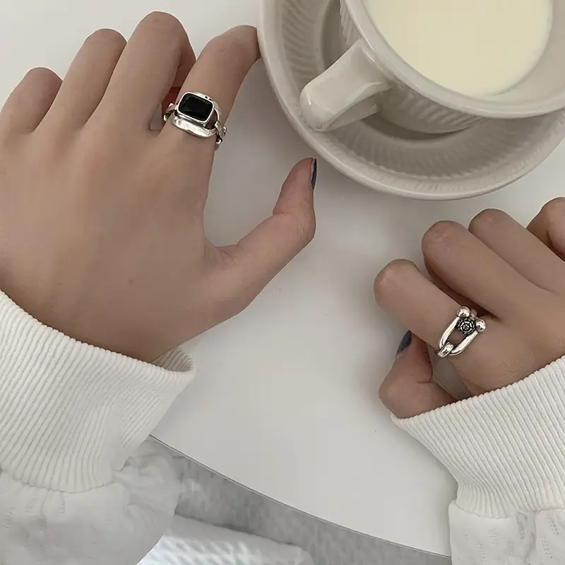 Retro Geometric Silver Ring for Women European Hip Hop Chain Buckle - Image 5