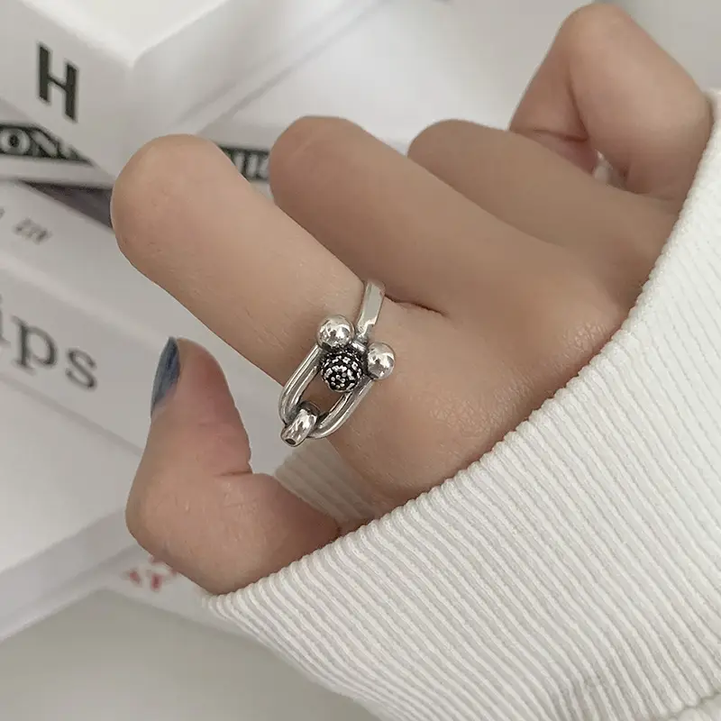Retro Geometric Silver Ring for Women European Hip Hop Chain Buckle - Image 2