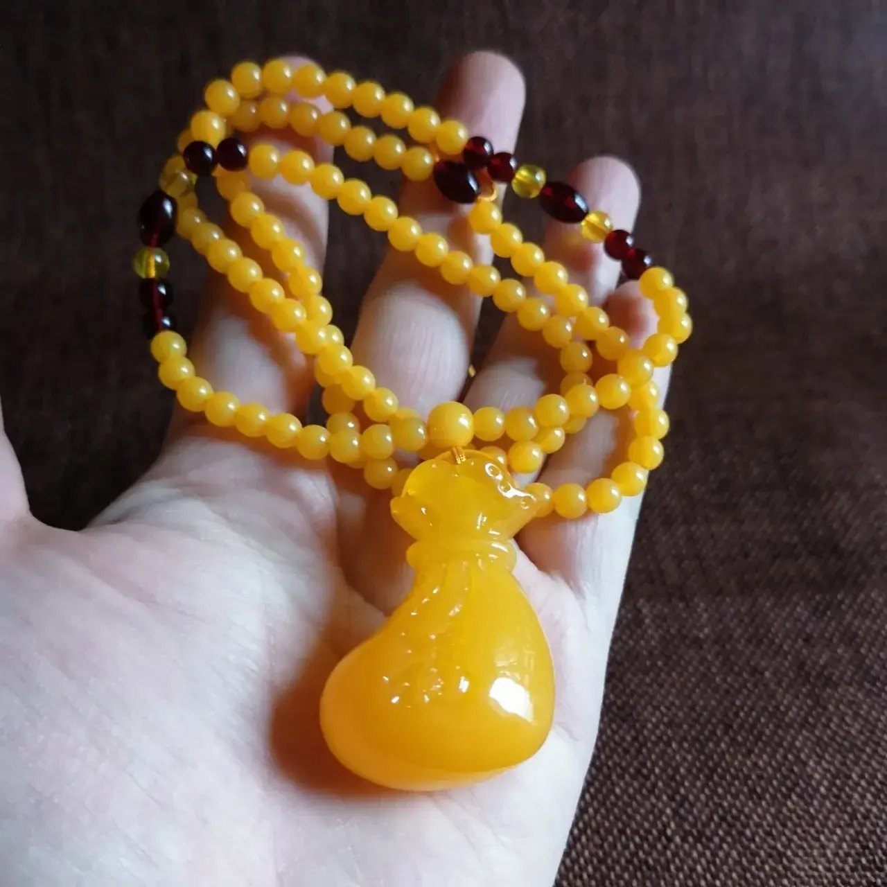 Yellow Beeswax Pendant for Men Women Woolen Chain Necklace — feature 8