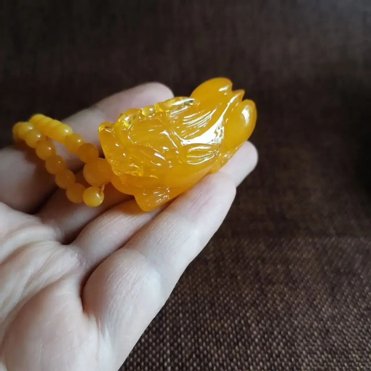 Beeswax Pixiu Pendant Yellow Woolen Chain Necklace