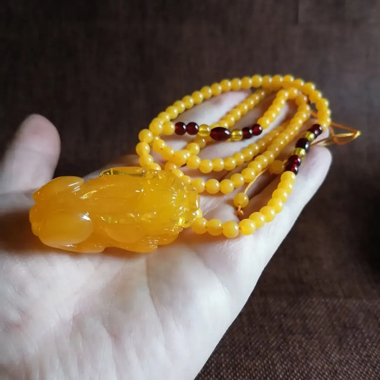 Beeswax Pixiu Pendant Yellow Woolen Chain Necklace — feature 10