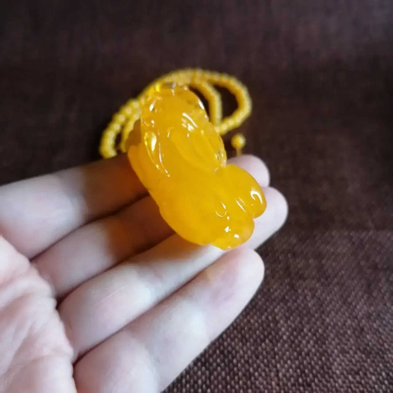 Beeswax Pixiu Pendant Yellow Woolen Chain Necklace — feature 2