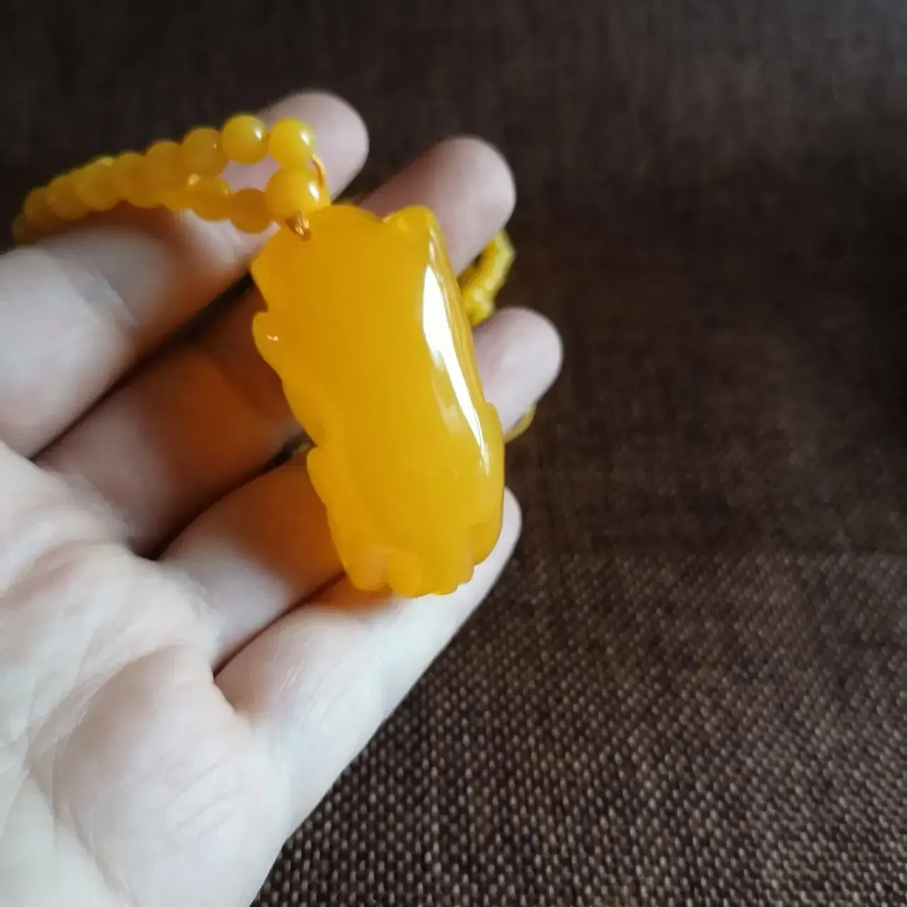 Beeswax Pixiu Pendant Yellow Woolen Chain Necklace — feature 6