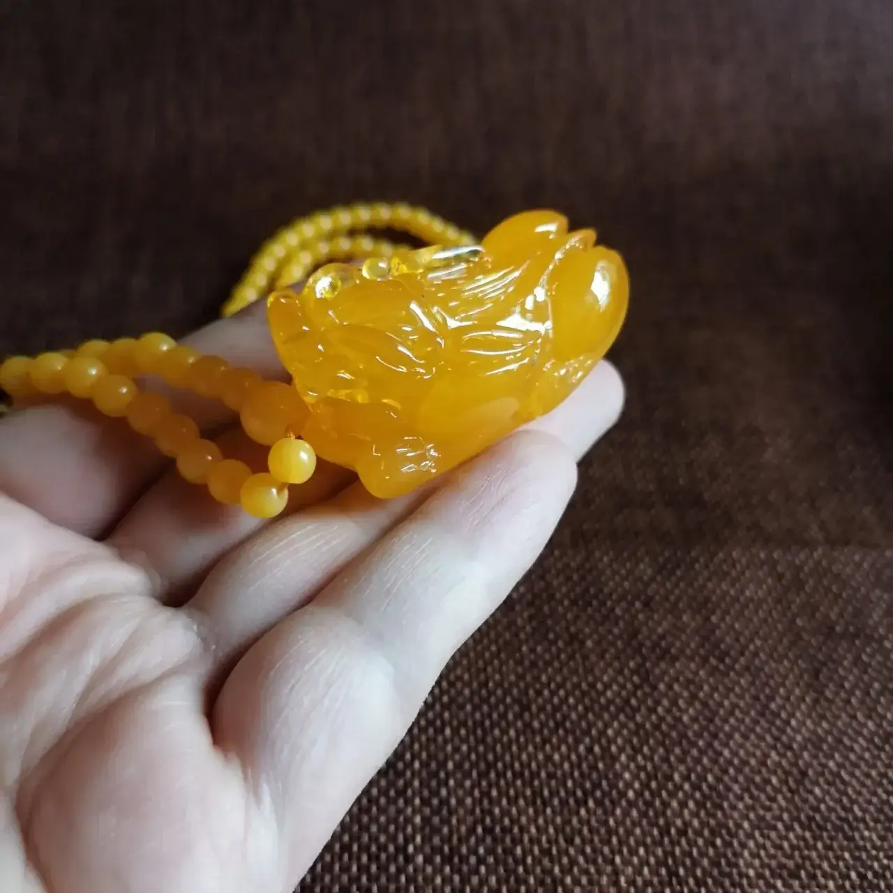 Beeswax Pixiu Pendant Yellow Woolen Chain Necklace — feature 7