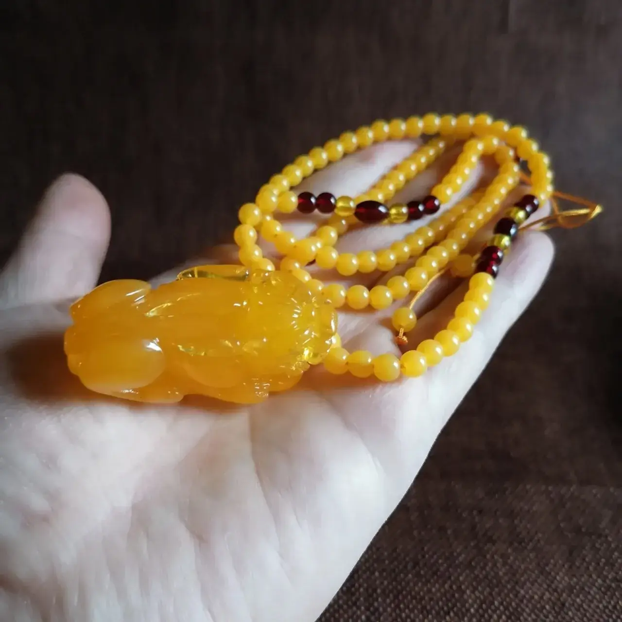 Beeswax Pixiu Pendant Yellow Woolen Chain Necklace — feature 8