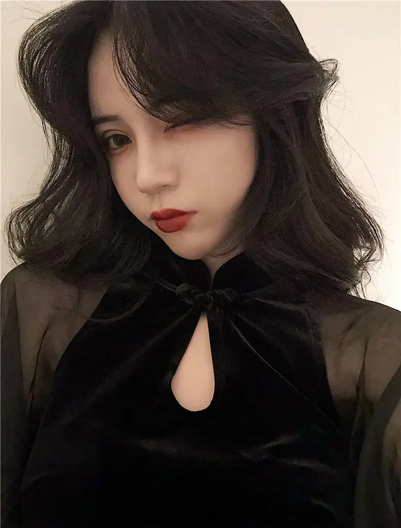 Black Velvet Slimming Cheongsam with Split Skirt & Lantern Sleeve — feature 19