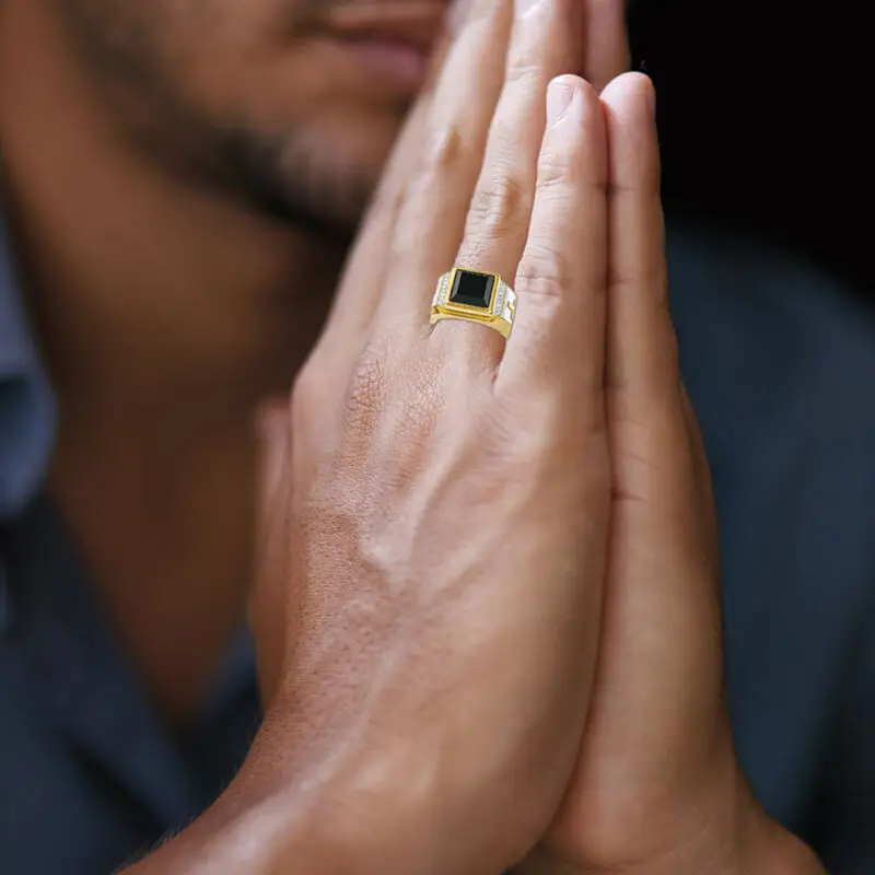 Zhen Rong Gold Cross Black Agate Ring for Men — feature 6
