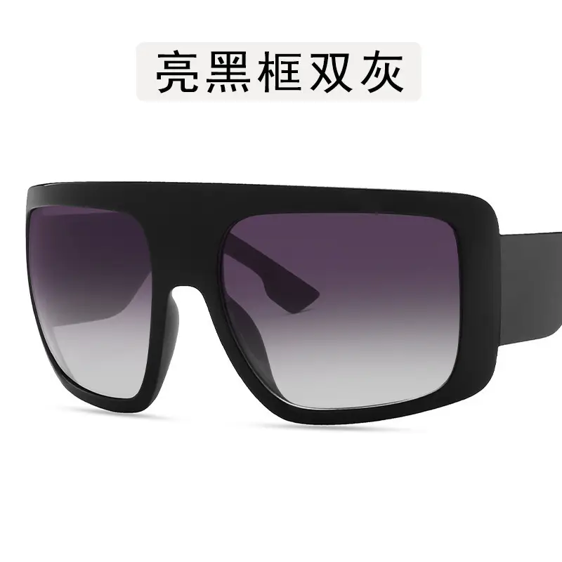 Black Frame Retro Sunglasses for Women - Image 4