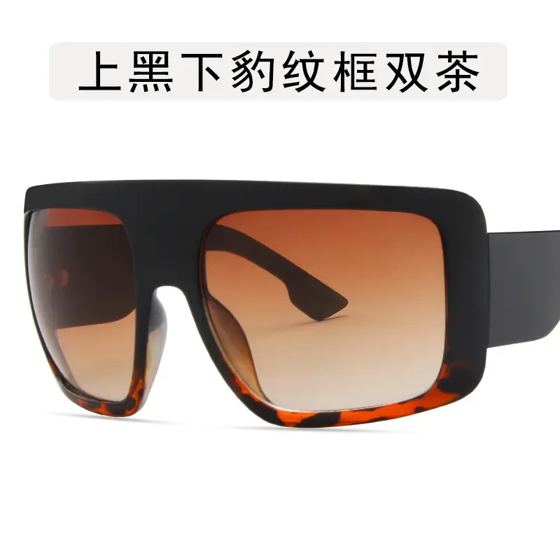 Black Frame Retro Sunglasses for Women - Image 5