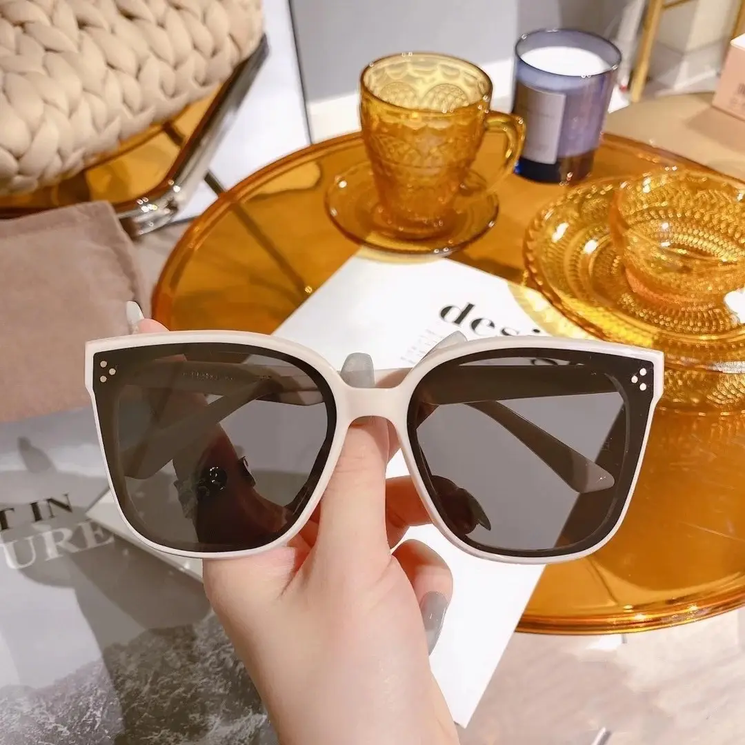Women Sunglasses with Metal Studs 2021 Trendy - Image 7