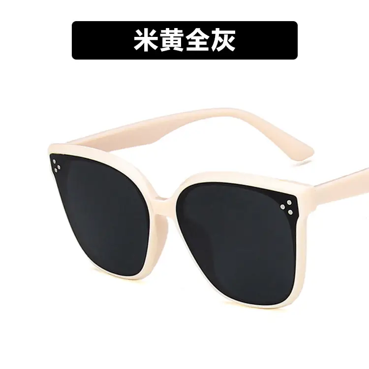 Women Sunglasses with Metal Studs 2021 Trendy - Image 3