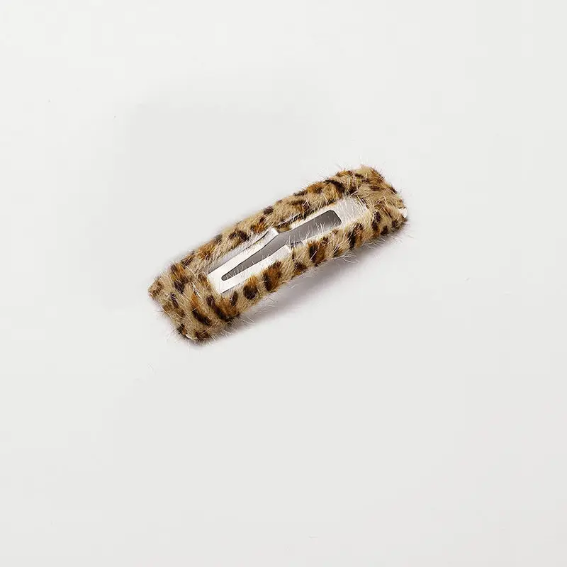 Leopard Print Heart Hairpin Clip for Girls & Adults - Image 3