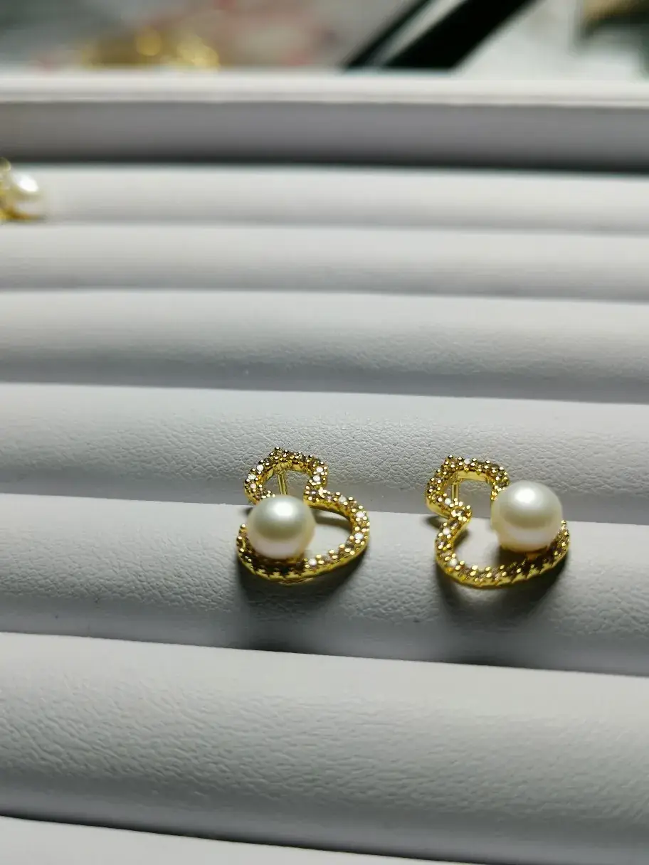 Freshwater Pearl Gold Stud Earrings Set