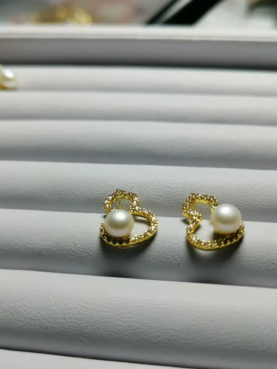 Freshwater Pearl Gold Stud Earrings Set