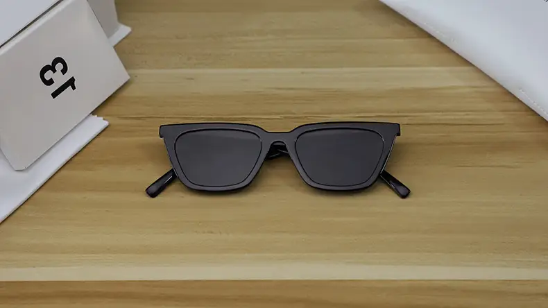 Women's Cat's Eye Sunglasses Red Riding Book Style — feature 25