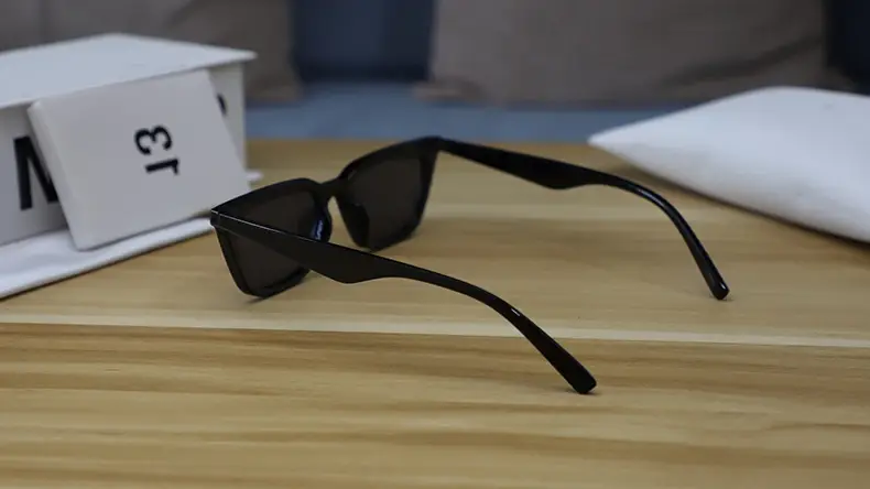 Women's Cat's Eye Sunglasses Red Riding Book Style — feature 26