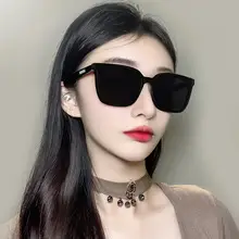 Women's Cat's Eye Sunglasses Red Riding Book Style — feature 5