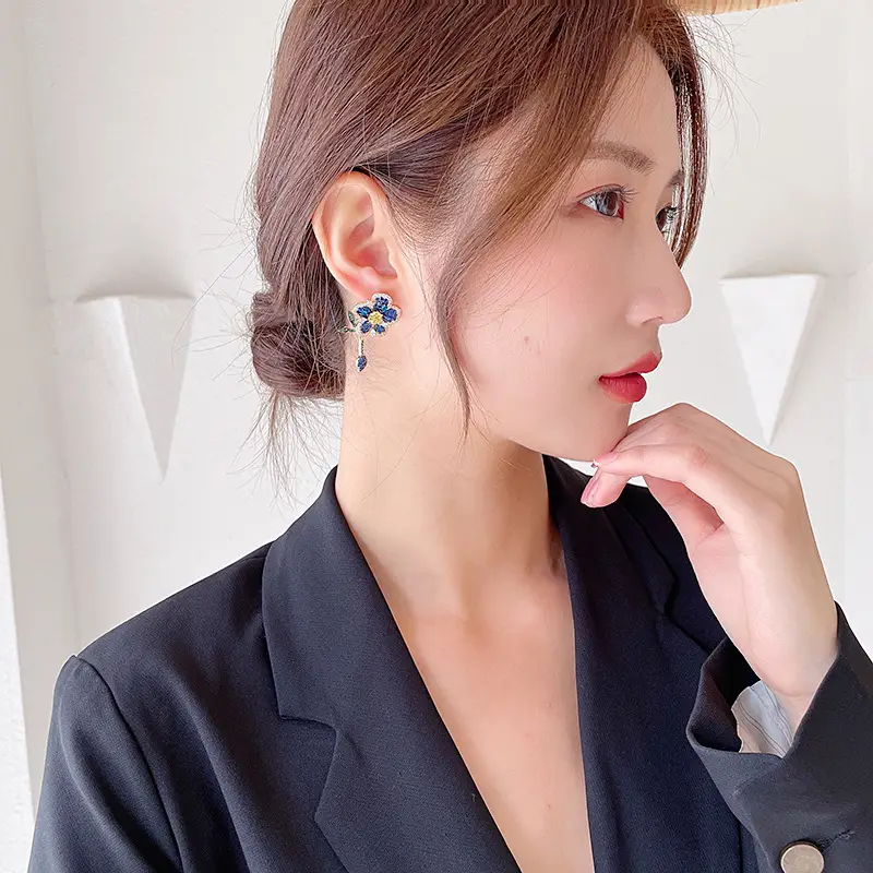 Korean Heavy Diamond Smart Leaf Earrings 925 Silver - Image 6