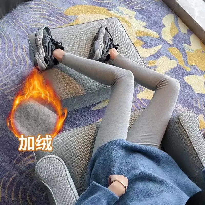 Women's Thin Fleece Leggings Black White Pair - Image 7