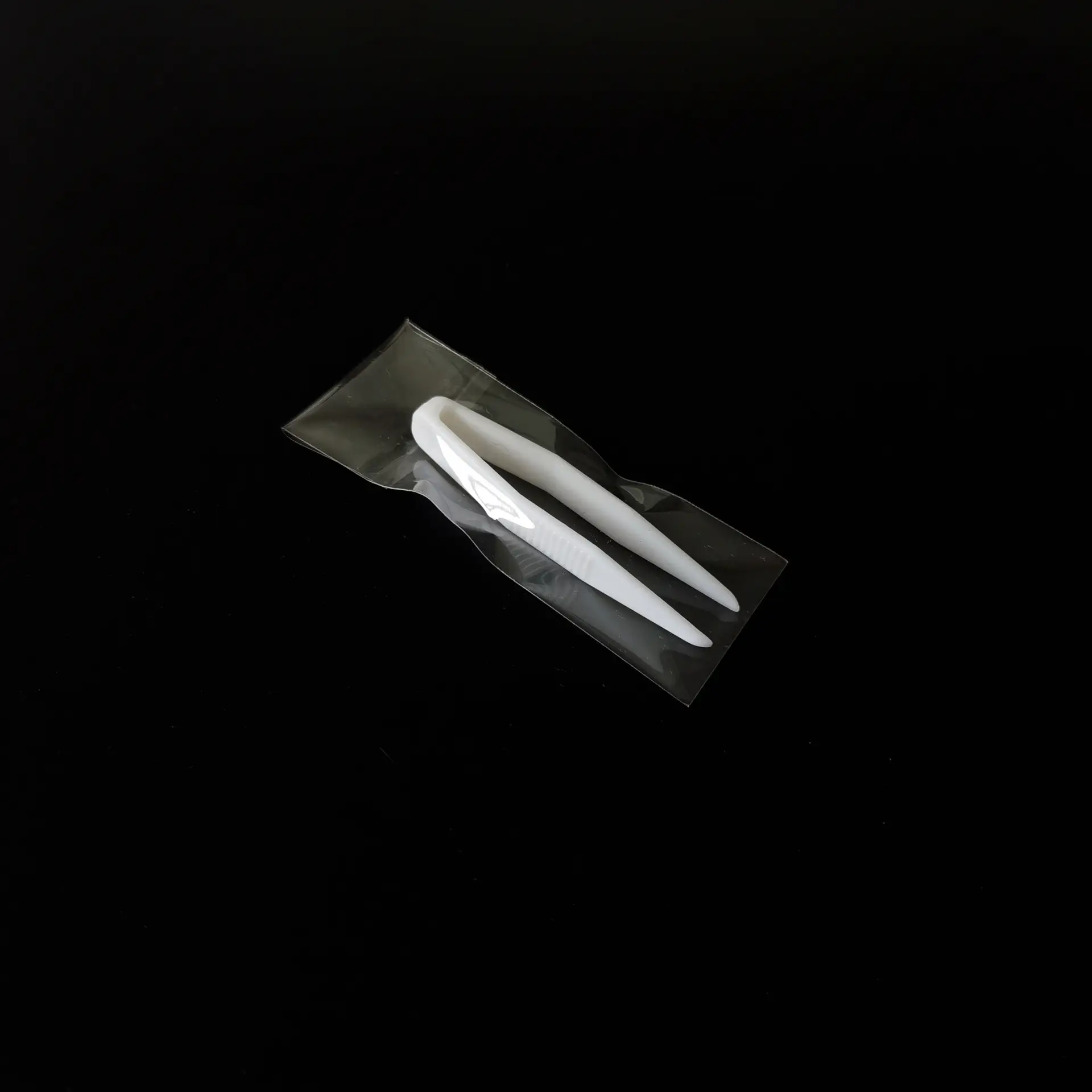 White Plastic Eye Lash Stickers Clip Tool - Image 5