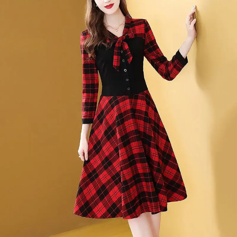 Women Western Plaid Skirt Dress Red Black Waist Slimming - Image 4