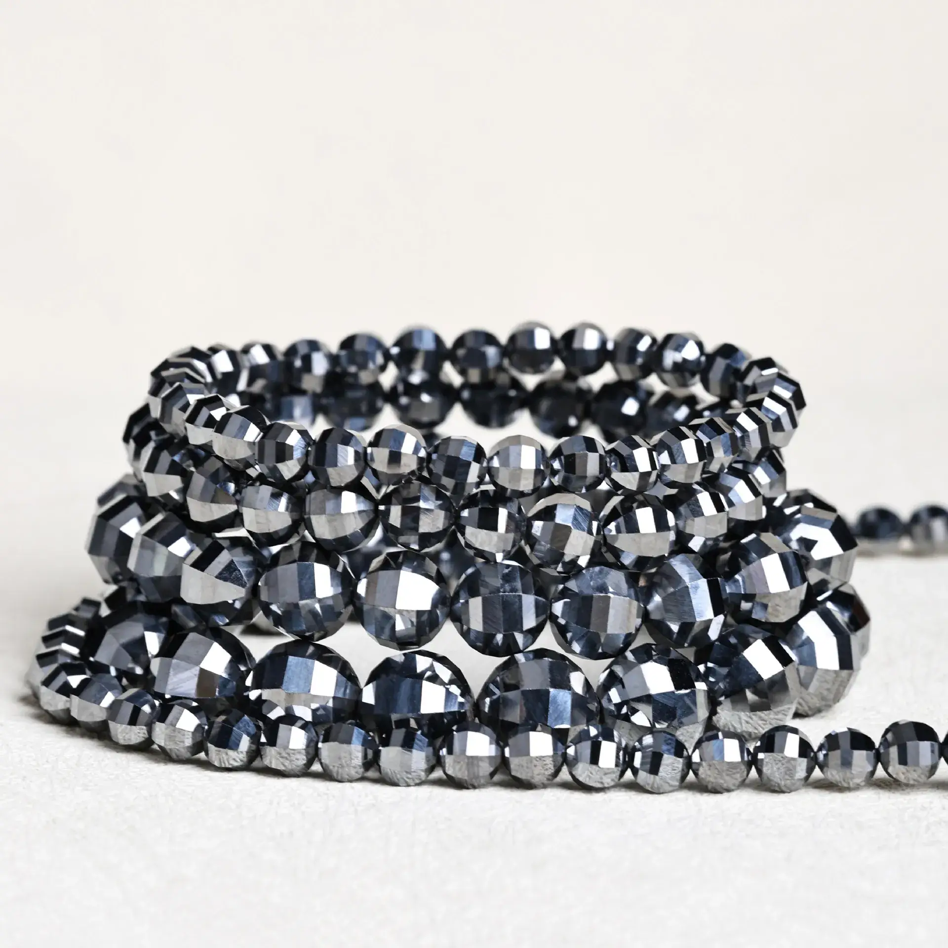 Instant Ice Melting Terahertz Bracelet with Starlight Beads