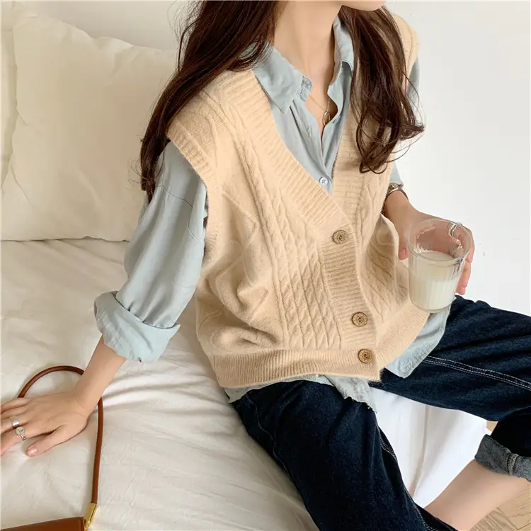 Pink Knitted V-Neck Sleeveless Vest for Women - Image 4