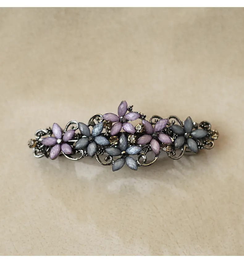 Retro Elegant Rhinestone Hair Clip for Women — feature 16