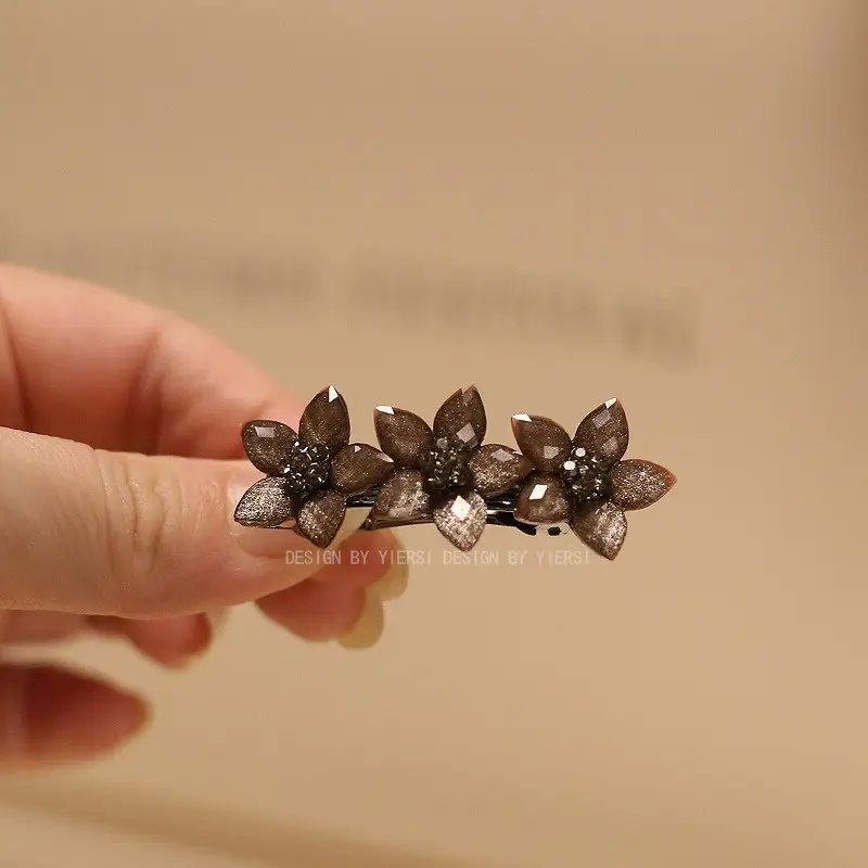 Retro Elegant Rhinestone Hair Clip for Women - Image 13