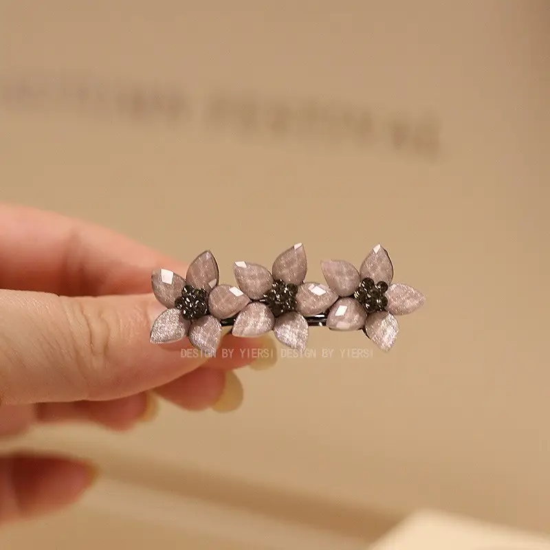 Retro Elegant Rhinestone Hair Clip for Women - Image 14