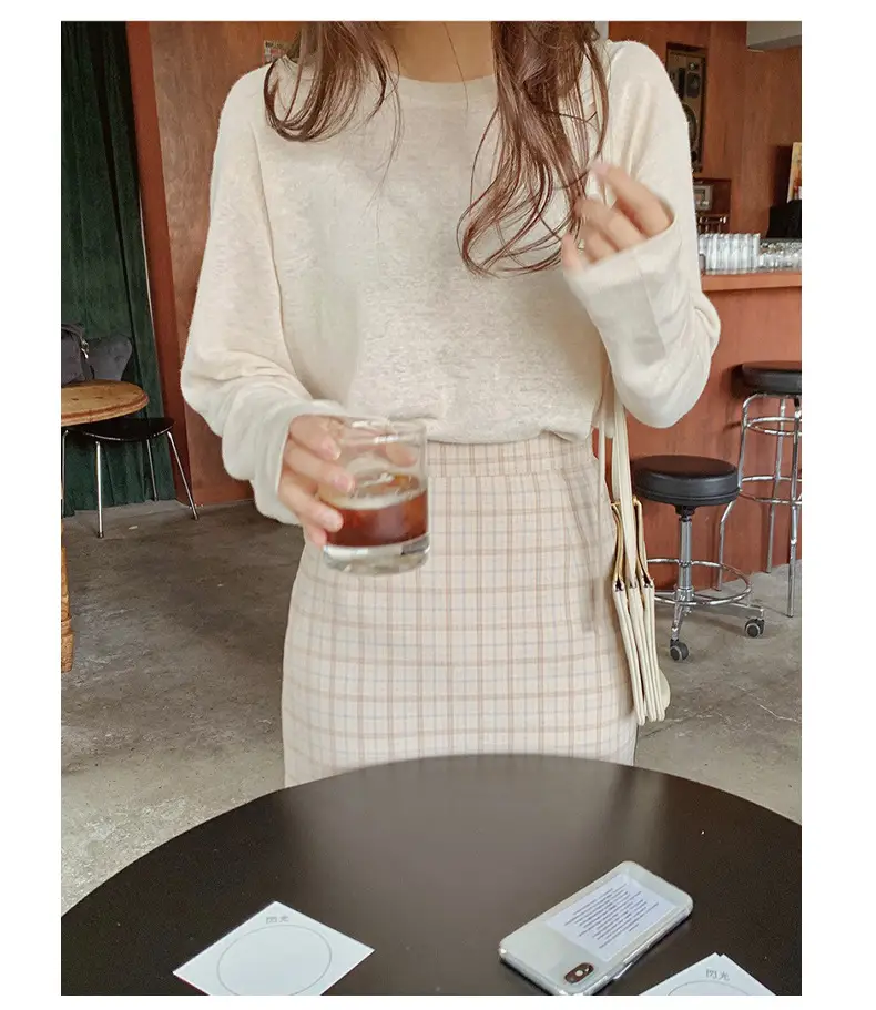 Women Black Long Sleeve T-Shirt Round Neck Solid Color — feature 6