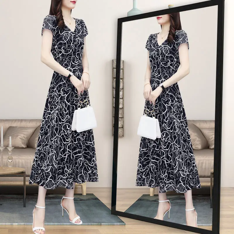 2021 Red Floral Gown Dress Large Size Slimming Elegant - Image 3