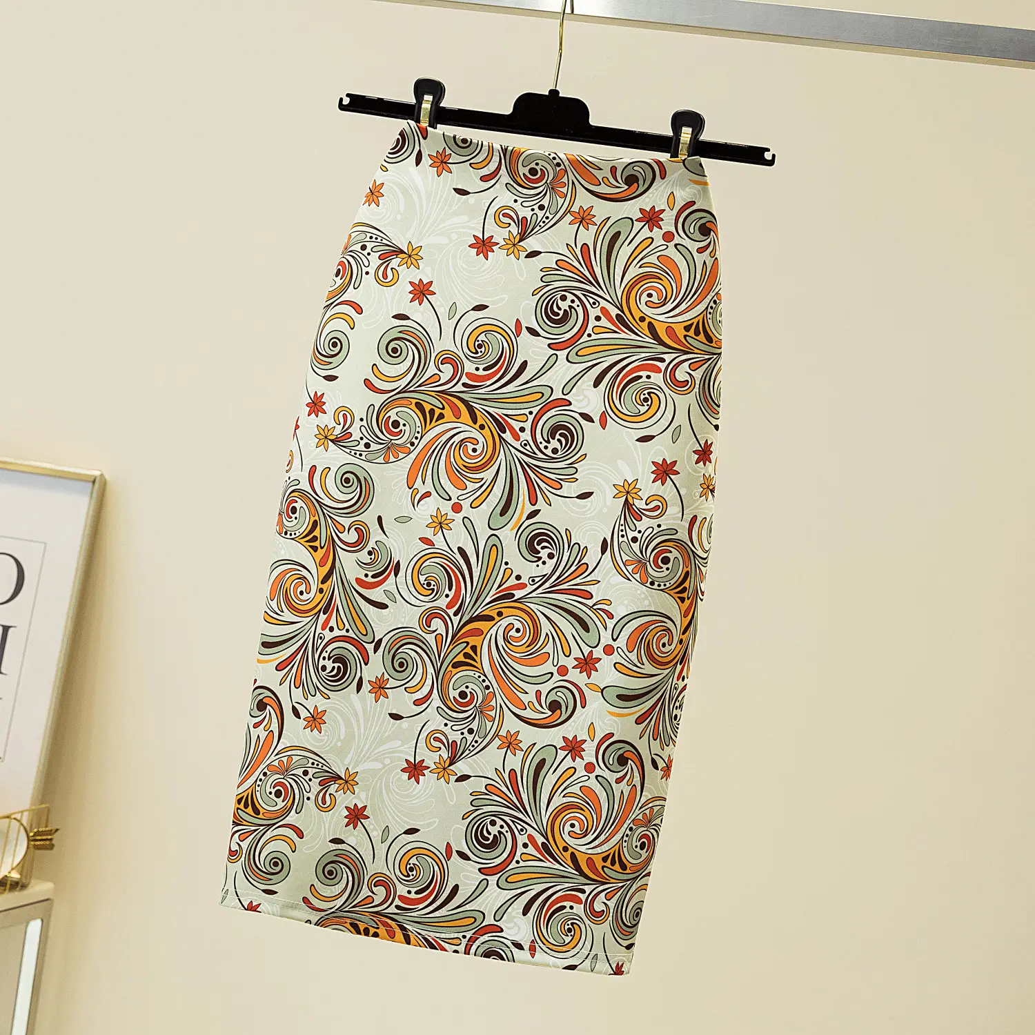 Printed One-Step Skirt with Gold Black Design