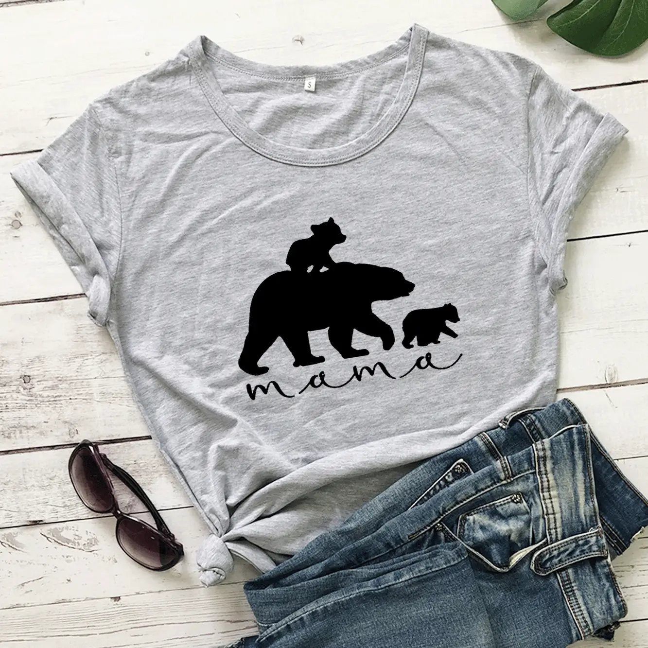 Red T-Shirt Mama Bear Child New Design