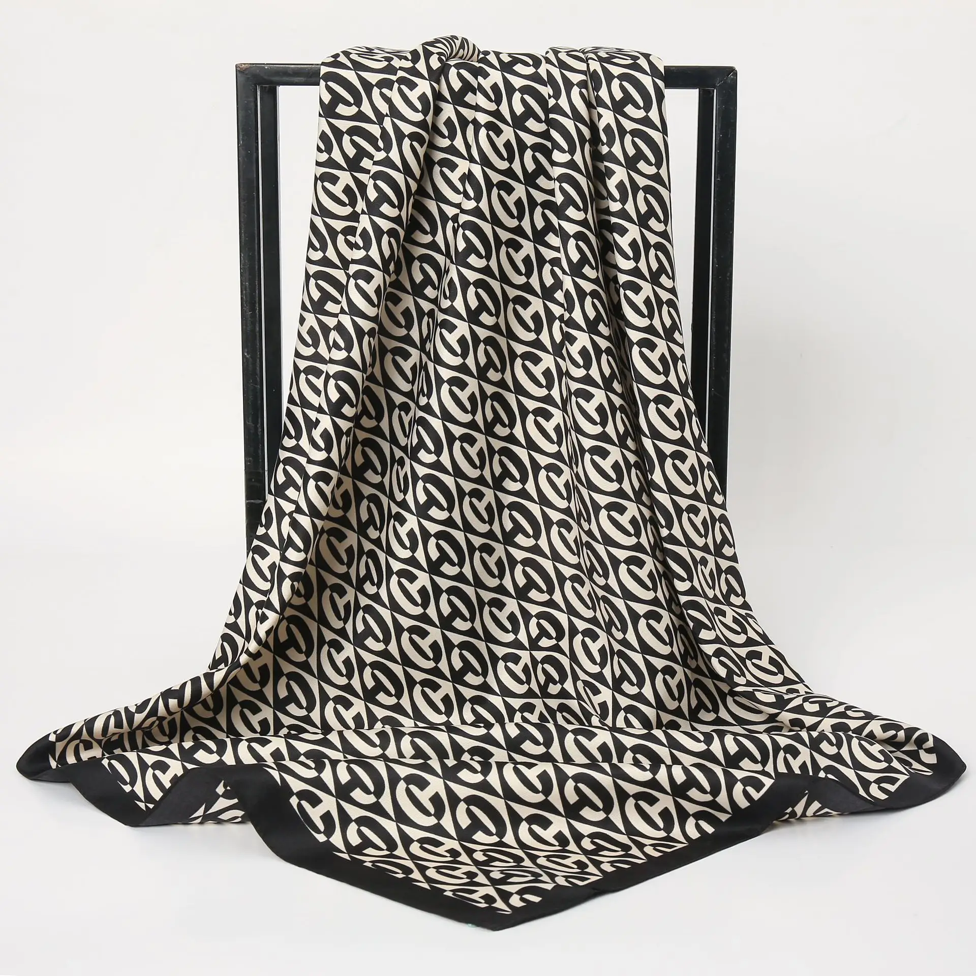 Gaohe Black White Letter C Twill Scarf for Women