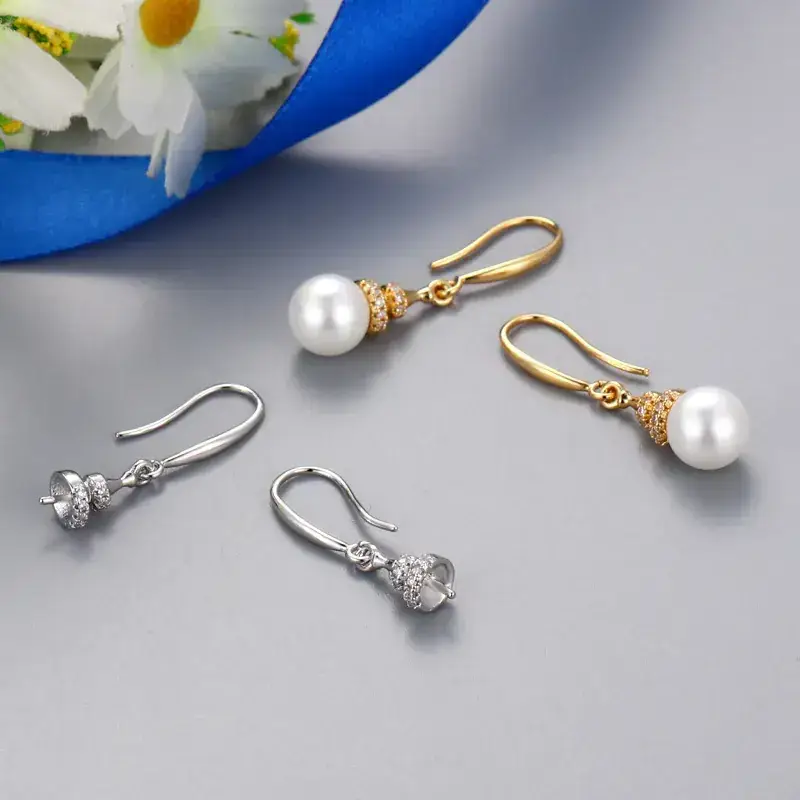 Gold Pearl Pendant Necklace for Women