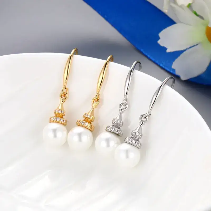 Gold Pearl Pendant Necklace for Women